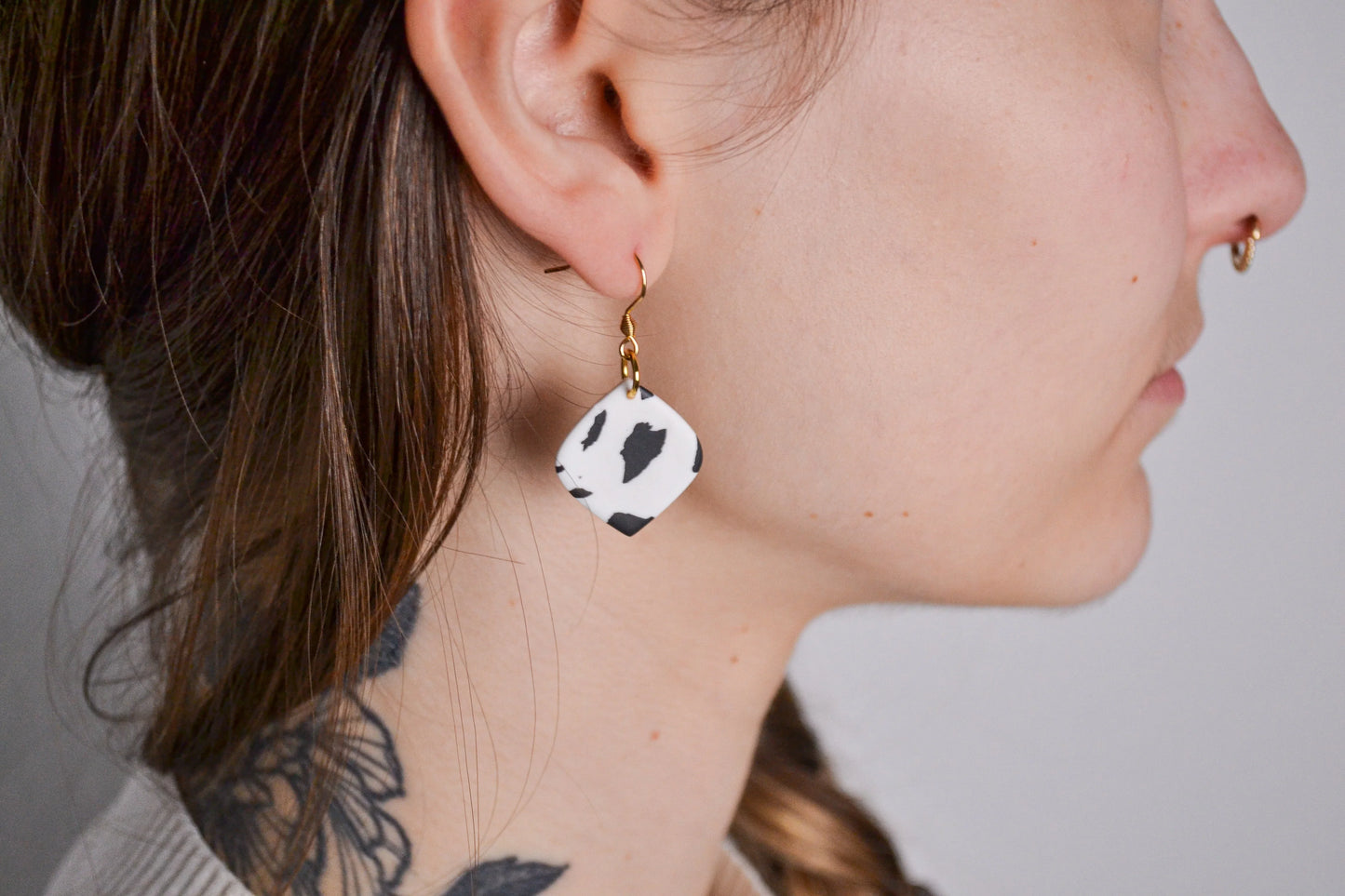 Ohrhänger Mae mit Kuhmuster