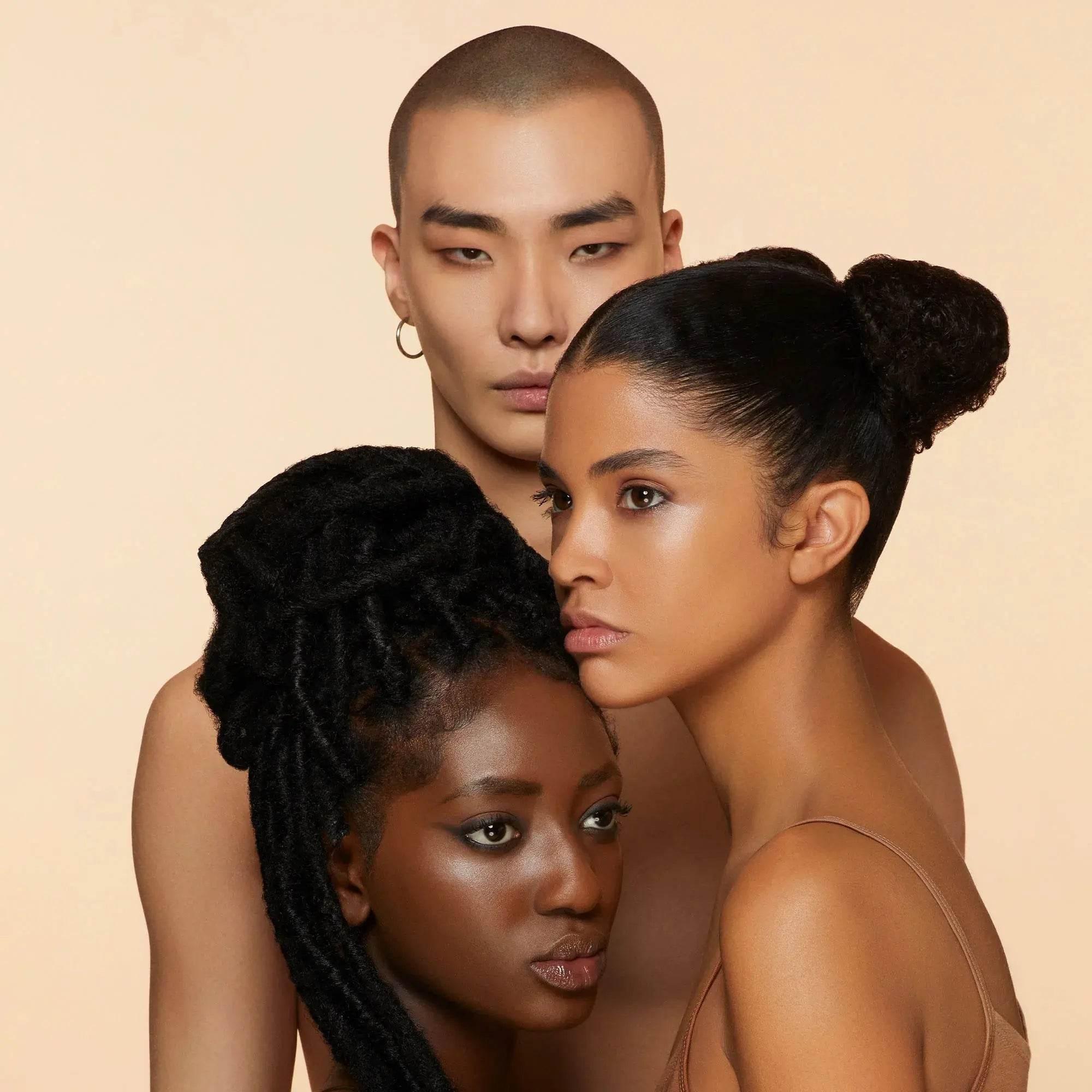 MOISTURIZING AND PROTECTIVE TINTED CREAM WITH SPF 20 DEW SHIELD - BLACK ELIXIR - Maison de Parfum