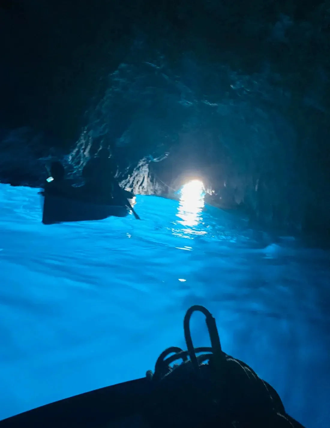 CASA AMALFI BLUE GROTTO HAND PAINTED CANDLE - Fresh Acqua Marine - BLACK ELIXIR - Maison de Parfum