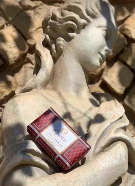 CASA AMALFI POMPEII BODY SCRUB - BLACK ELIXIR - Maison de Parfum