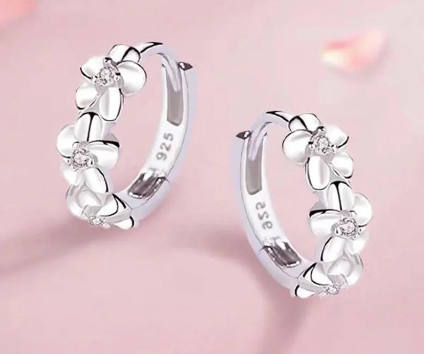 Ohrringe aus 925er Sterling-Silber, süßes Blumendesign, 1,0cm