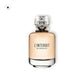 Eleganter Flakon des Luxusparfums L’Interdit Givenchy auf weißem Hintergrund