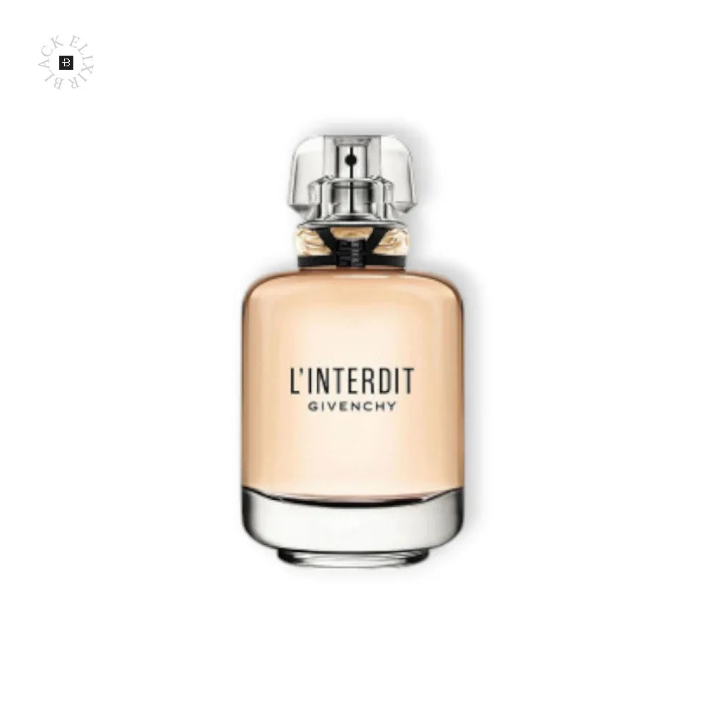 Eleganter Flakon des Luxusparfums L’Interdit Givenchy auf weißem Hintergrund