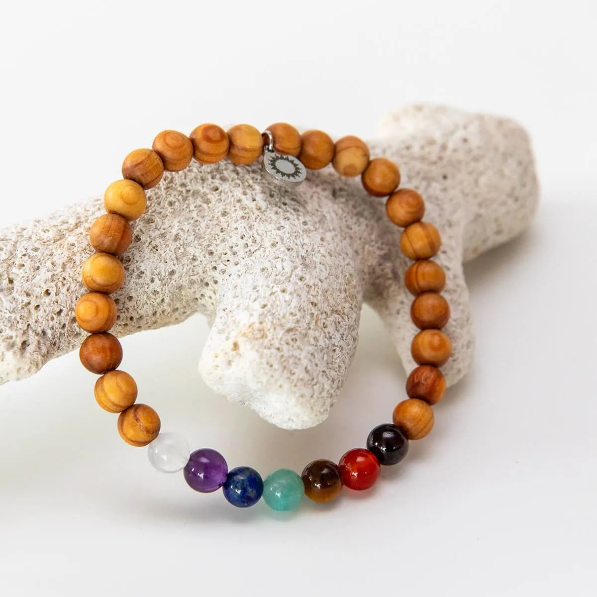Chakra Armband aus echten Edelsteinen & Sandelholz