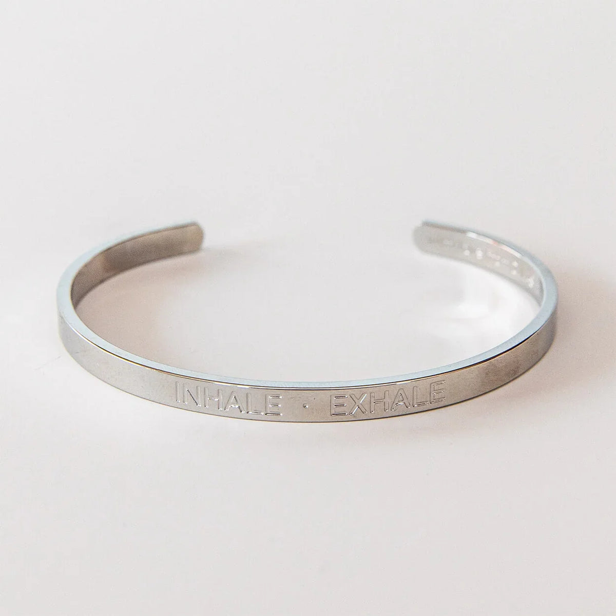 Armreif mit Gravur | Silber | Inhale - Exhale