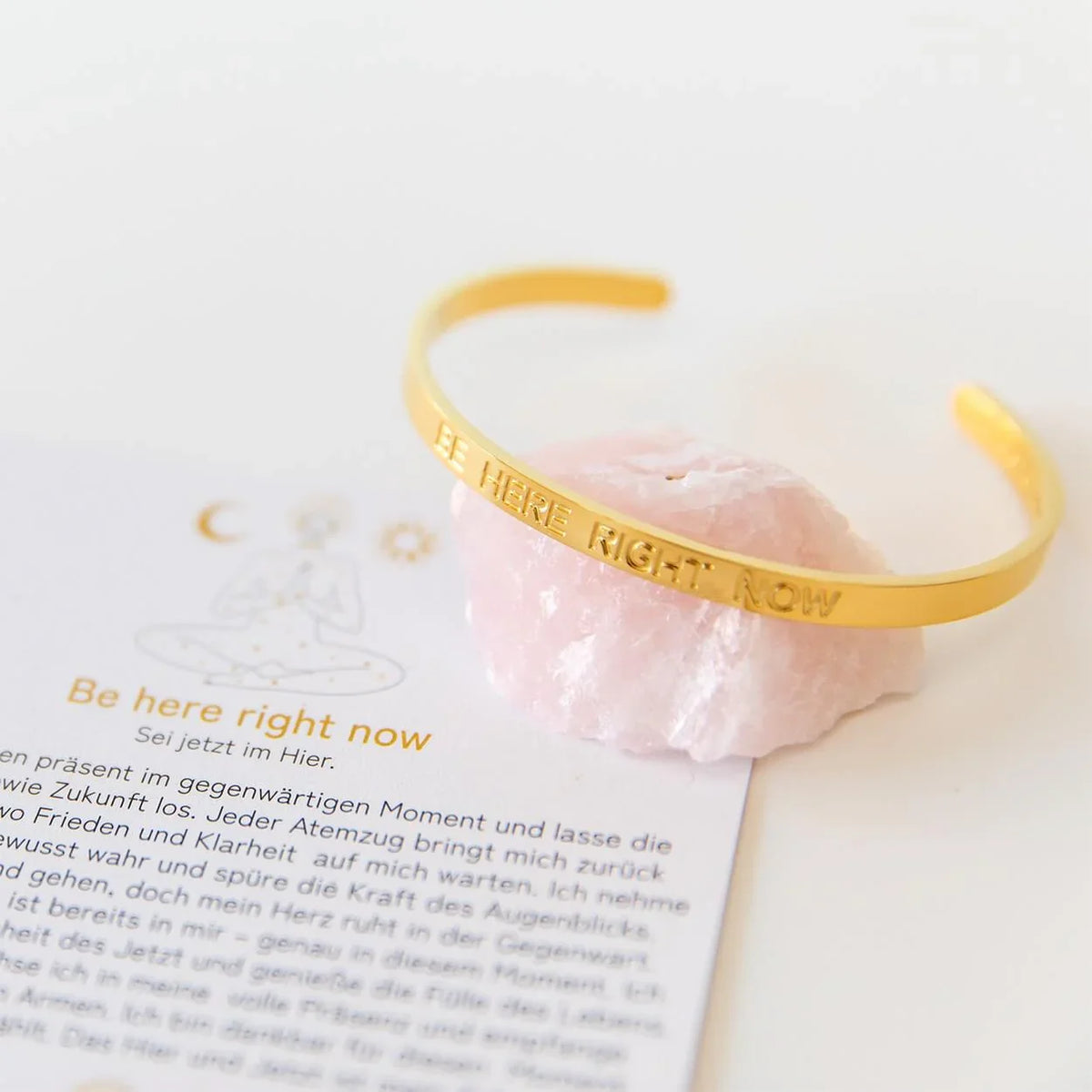 Armreif mit Gravur | vergoldet | Be here right now