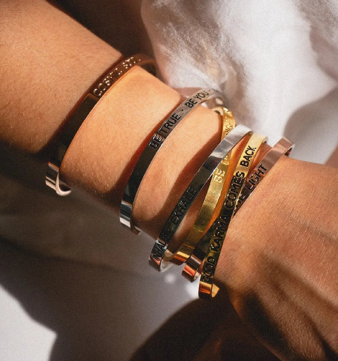 Armreif mit Gravur | vergoldet | "Be true - be you - be kind"