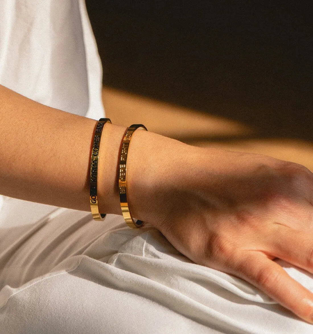 Armreif mit Gravur | vergoldet | Be here right now