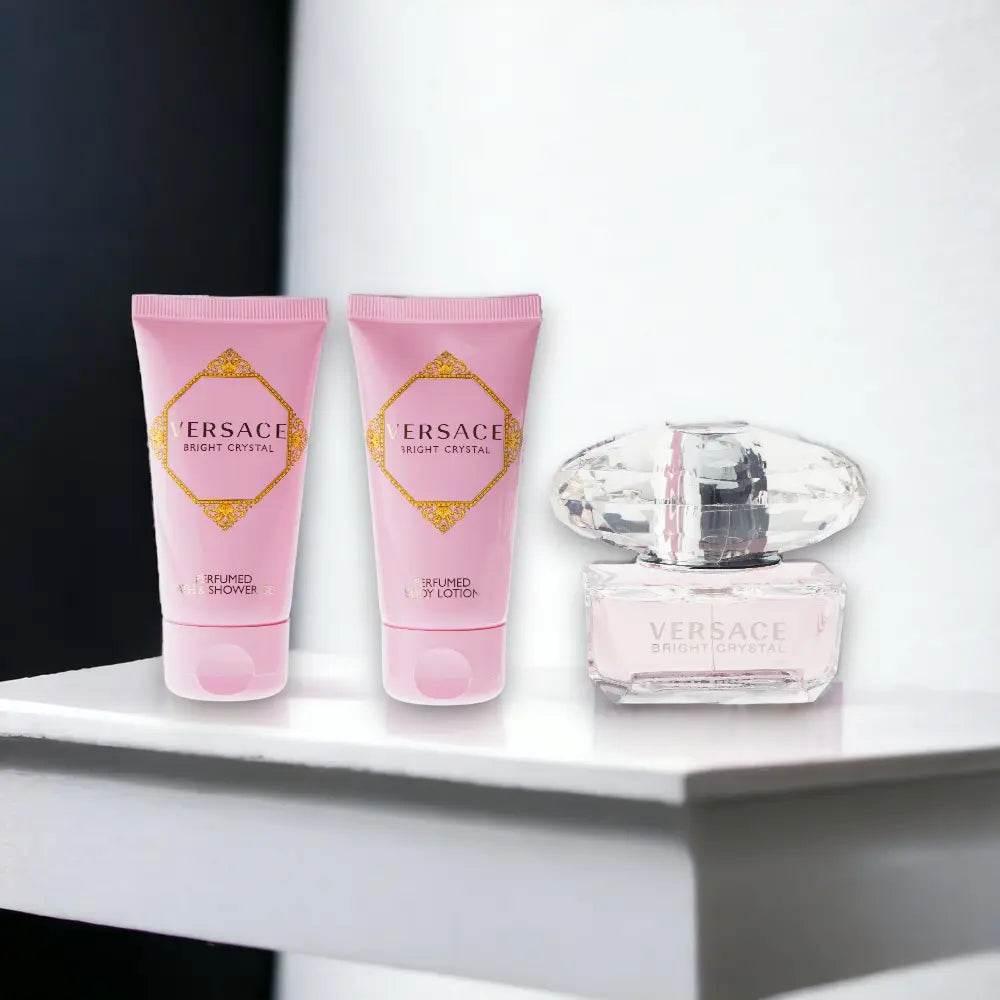 Versace Bright Crystal Duftset mit Eau de Toilette, Body Lotion und Duschgel, rosa Design