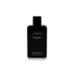 Schwarze rechteckige Flasche einer feuchtigkeitsspendenden Bodylotion mit goldener Aufschrift auf weißem Hintergrund.