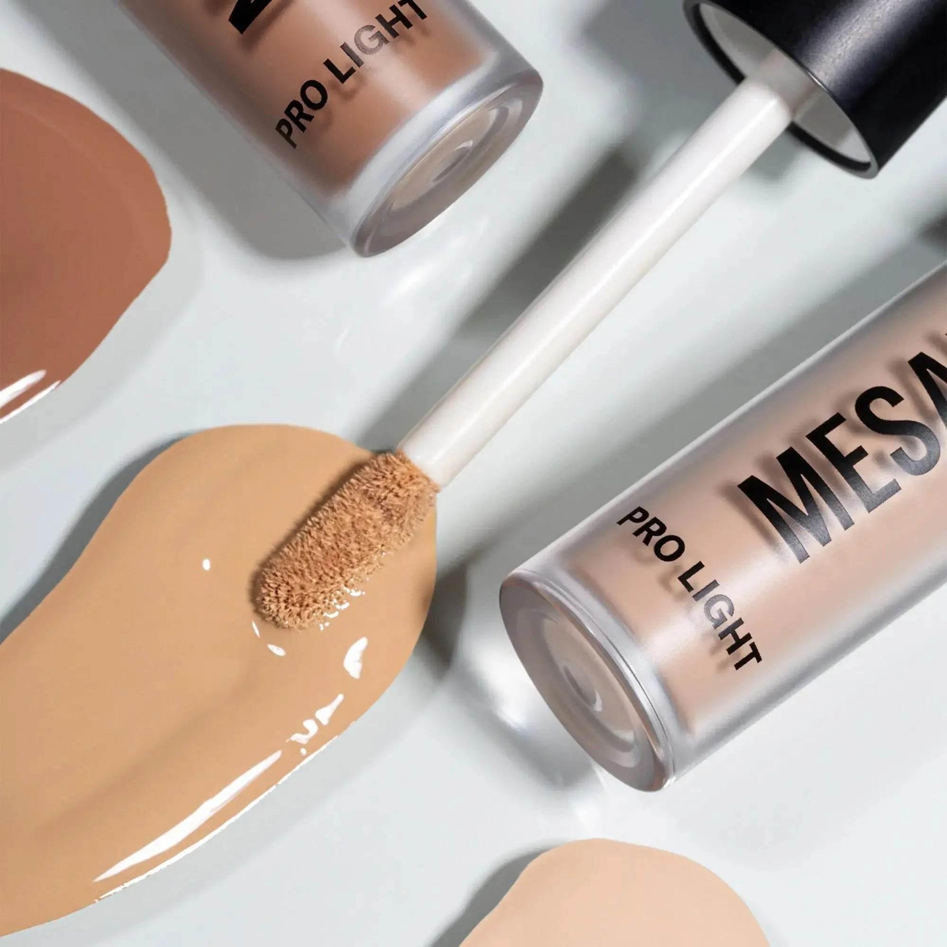 Feuchtigkeitsspendender Concealer mit Applikator, verschiedene Hauttöne, Nahaufnahme