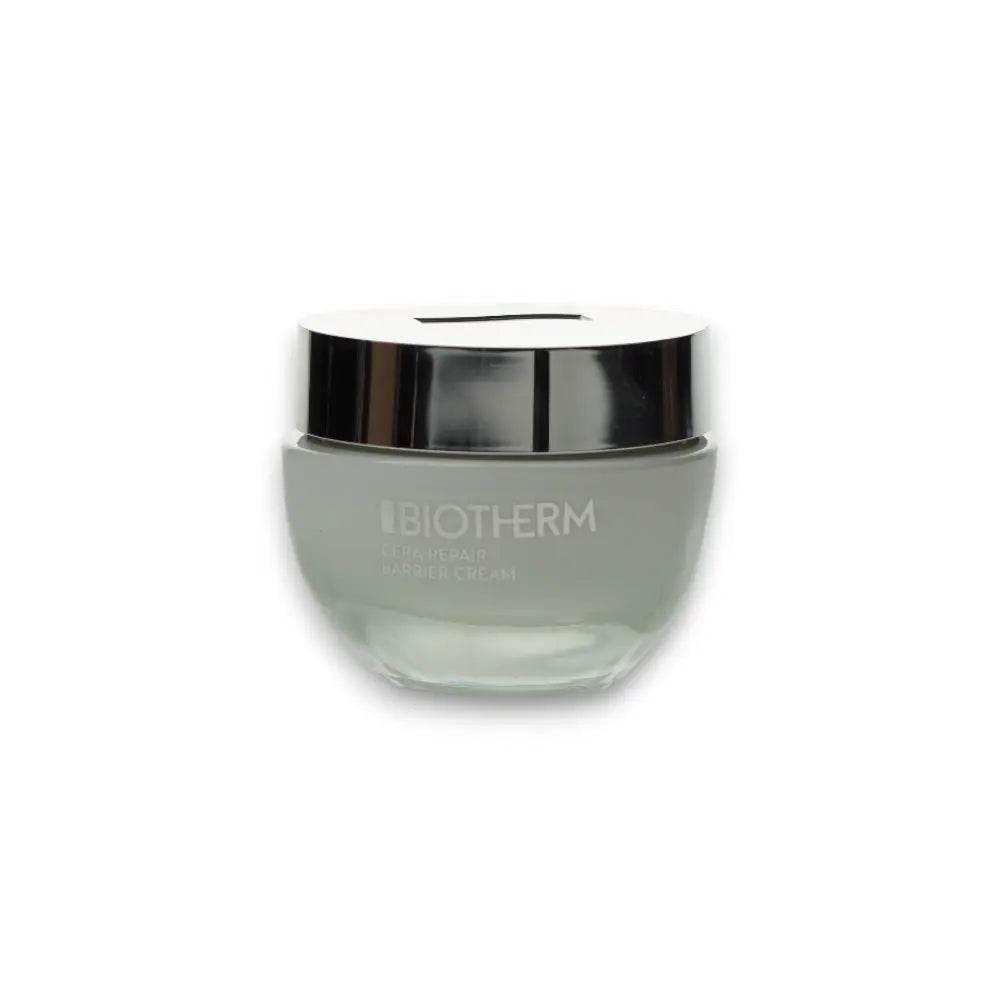 Cremeglas mit silberfarbenem Deckel, Aufschrift Cera Repair Barrier Face Cream, auf weißem Hintergrund