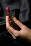 Close-up_portrait_highlighting_Nano_Banana_Pro_11747_b0cca440-d093-4cdd-91a0-426f456f7c21 - BLACK ELIXIR - Maison de Parfum