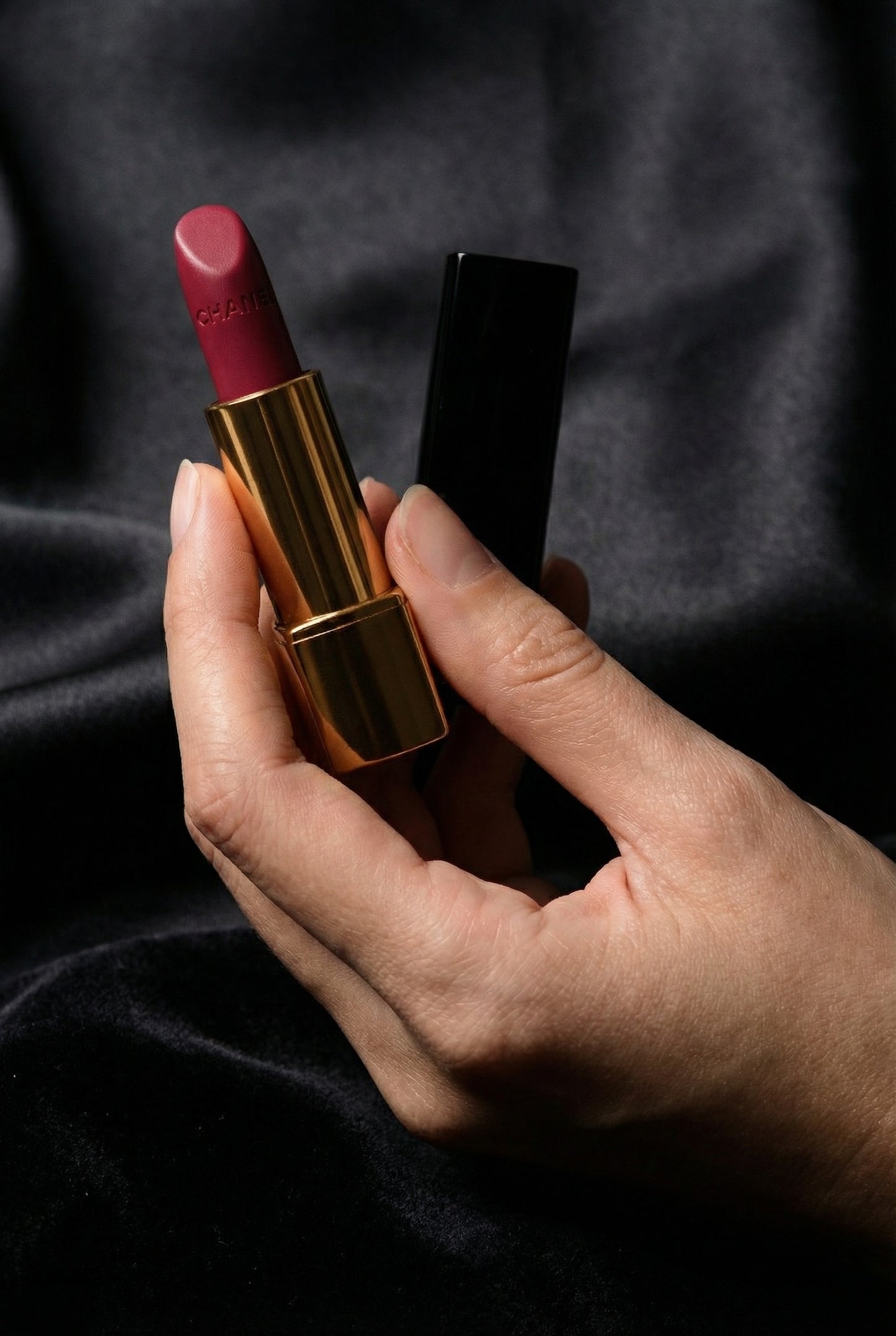 Chanel Rouge Allure Velvet 64 Eternelle