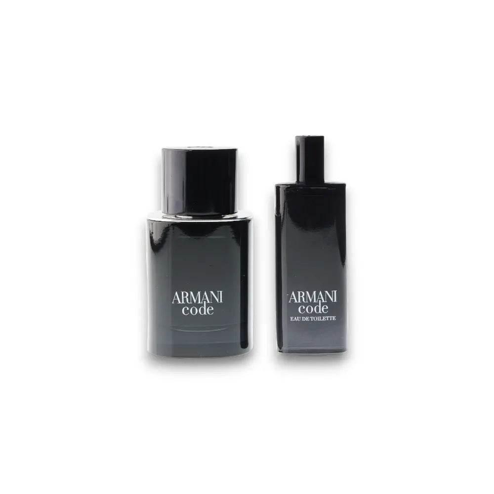 Duo aus Armani Code Eau de Toilette Flakons, elegant in Schwarz auf weißem Hintergrund.