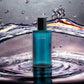 Blauer After Shave Flakon Davidoff Cool Water vor spritzendem Wasserhintergrund