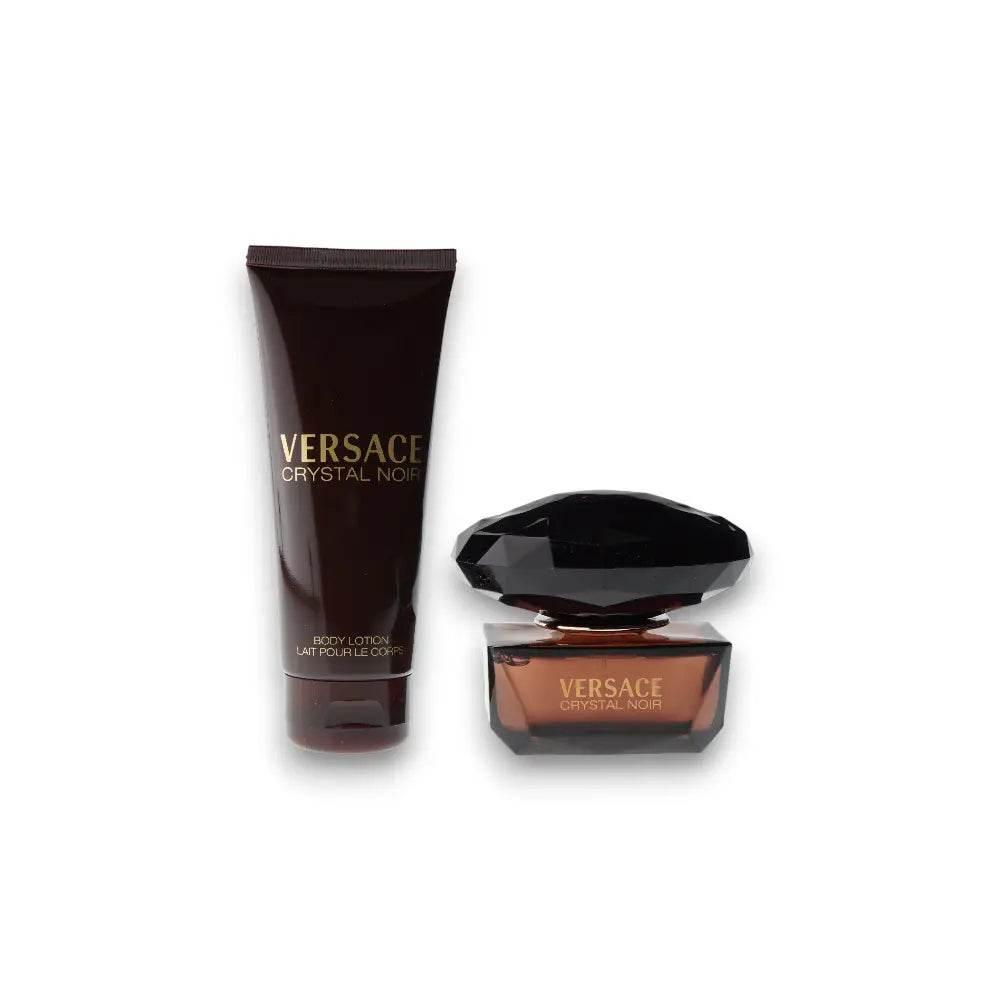 Versace Crystal Noir Duftset mit Eau de Toilette und Bodylotion vor weißem Hintergrund
