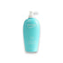 Türkise Flasche Biotherm Eau Pure Body Milk mit Pumpspender auf weißem Hintergrund