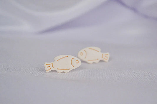 Ohrstecker Fisch in Beige