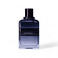 Blauer Flakon Gentleman Eau de Toilette Intense mit Schriftzug GIVENCHY auf weißem Hintergrund