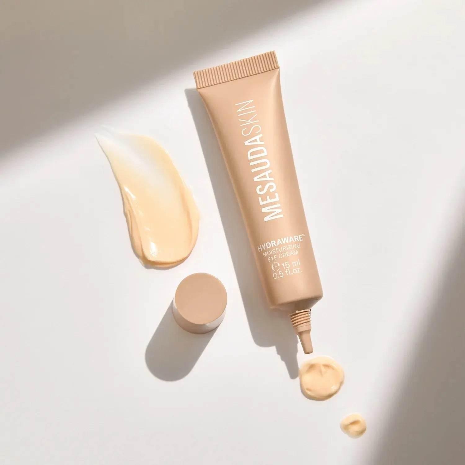 Feuchtigkeitsspendende Augencreme Tube mit Cremeflecken, helles Minimaldesign