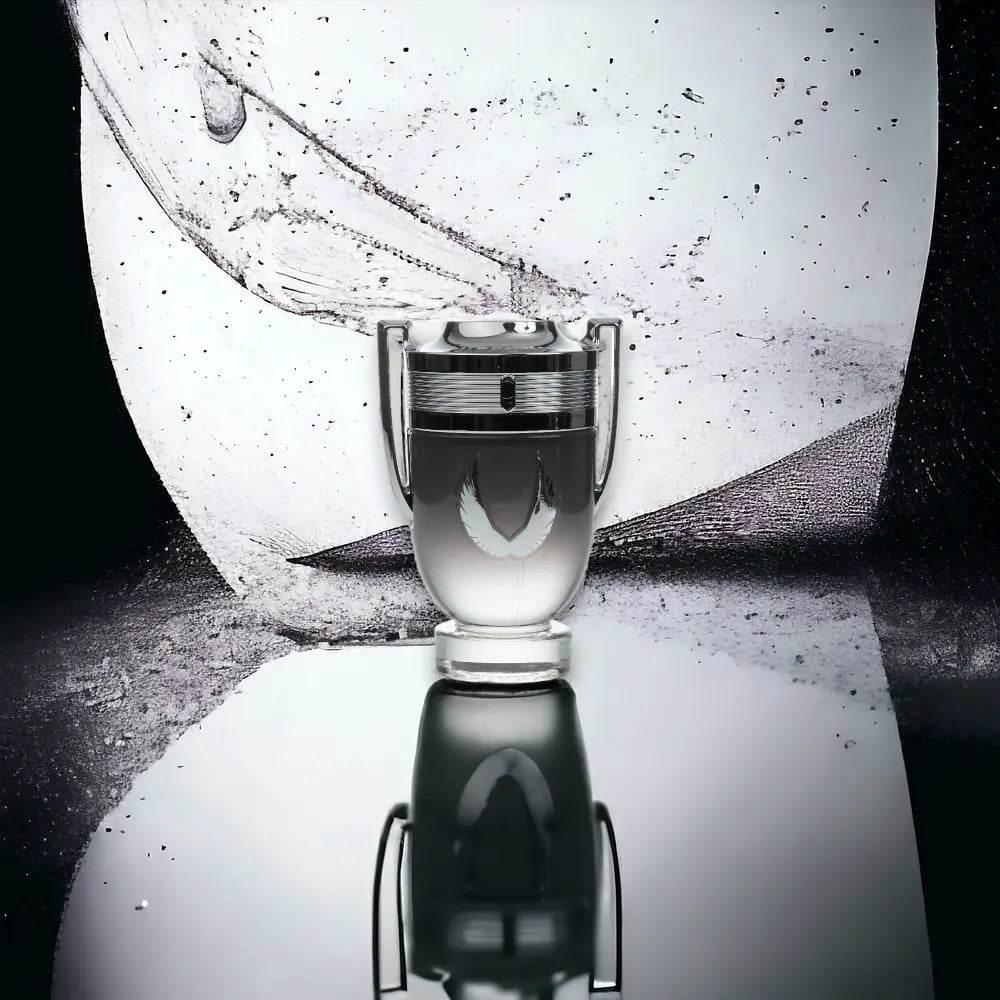 Design-Flakon eines Parfums vor abstraktem Hintergrund, luxuriös, modern, elegant