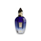 Blauer Parfumflakon mit goldfarbenem Verschluss und Etikett, luxuriöses Design
