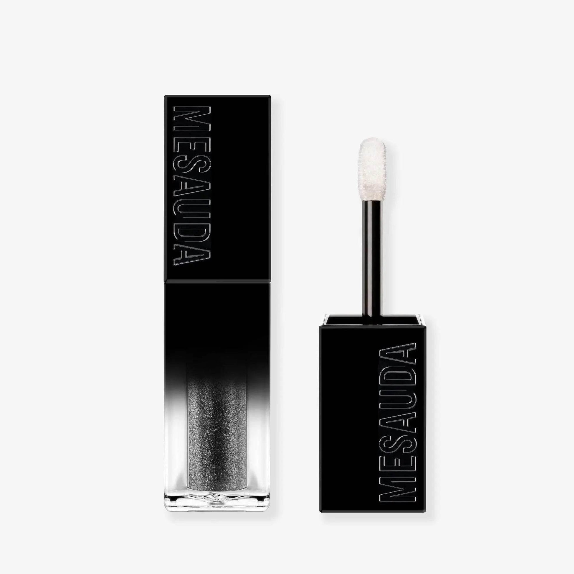 Flüssiger Lidschatten in Schwarz mit Applikator, glänzendes Finish, Produktaufschrift MESAUDA