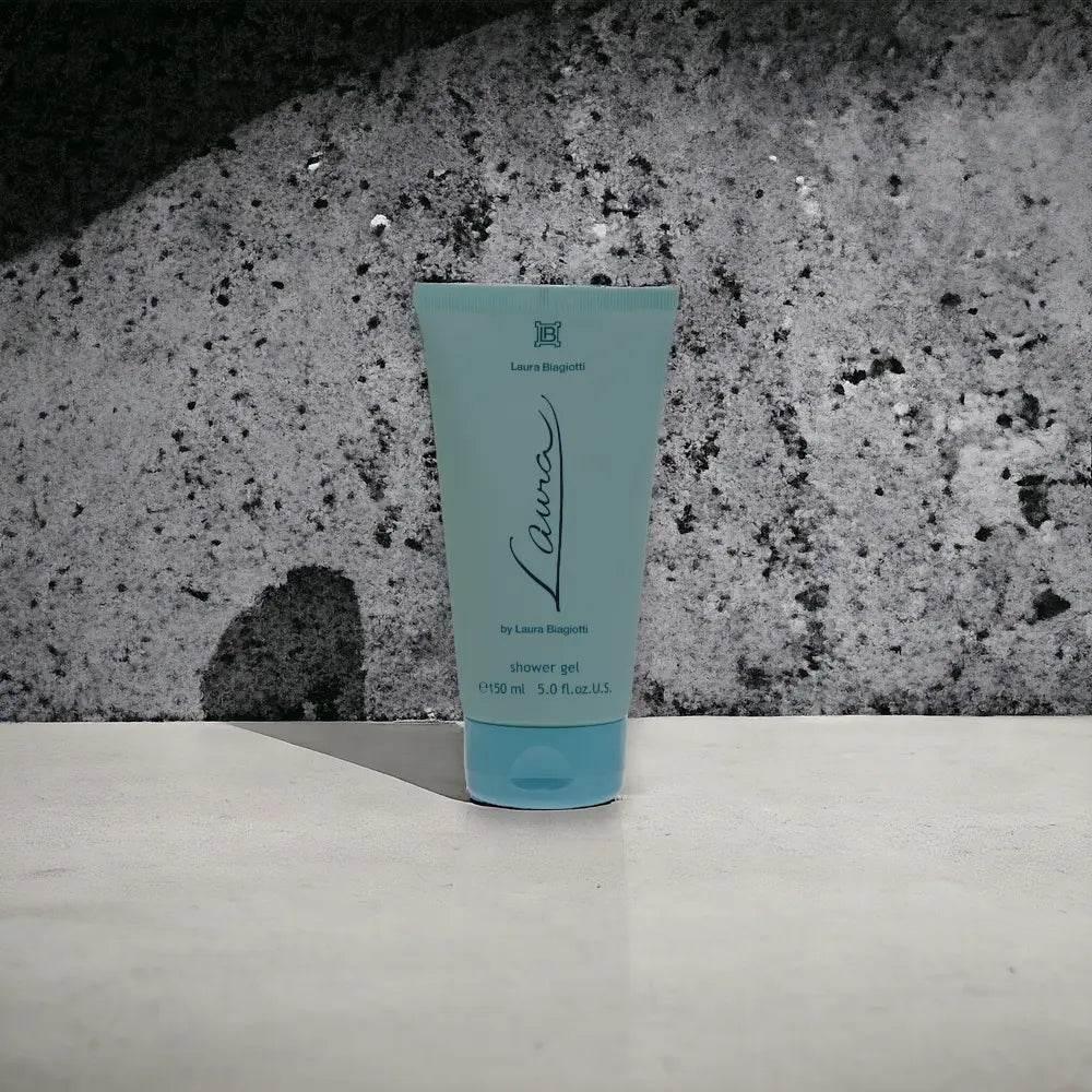 Laura Shower Gel Tube vor grauem Stein-Hintergrund, luxuriöse Körperpflege, 150ml