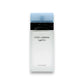 Dolce & Gabbana Light Blue Eau de Toilette Flakon mit hellblauem Deckel vor weißem Hintergrund