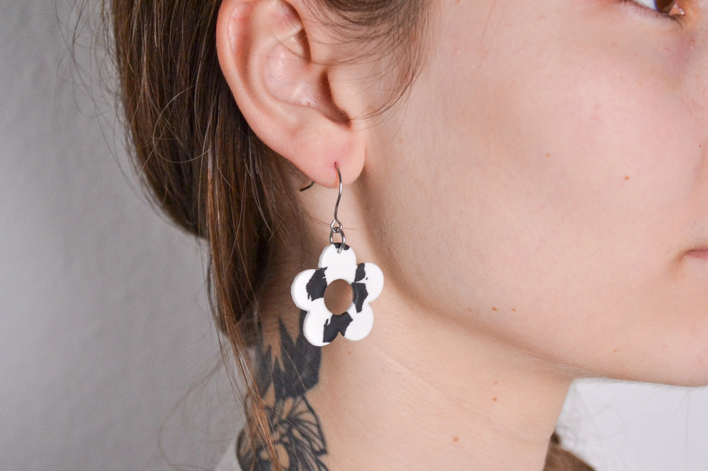 Ohrhänger Blume mit Kuhmuster