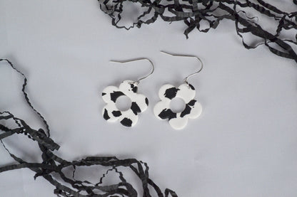 Ohrhänger Blume mit Kuhmuster