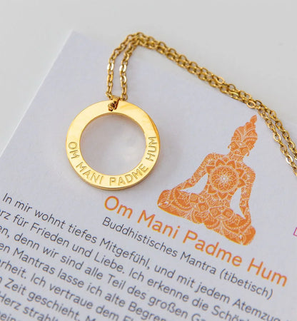 Halskette mit Anhänger | vergoldet | Mantra: Om Mani Padme Hum