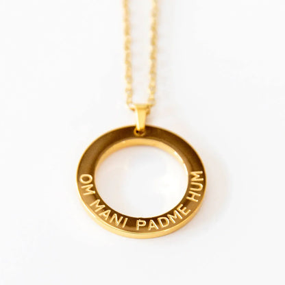 Halskette mit Anhänger | vergoldet | Mantra: Om Mani Padme Hum
