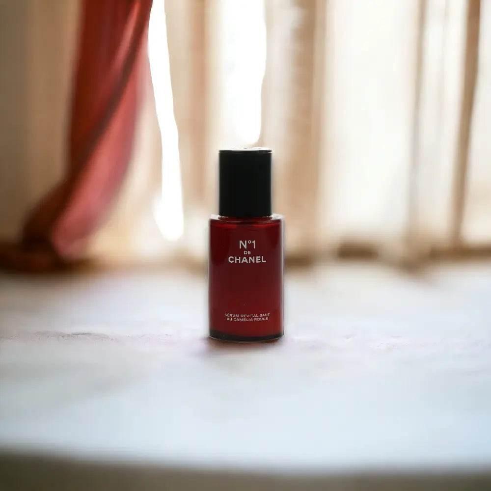 CHANEL N°1 de Chanel Red Camellia Revitalizing Serum - BLACK ELIXIR - Maison de Parfum