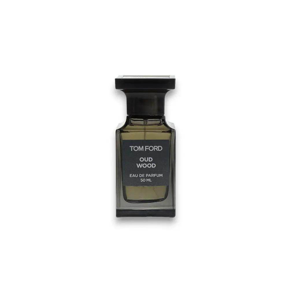 Tom Ford Oud Wood Eau de Parfum 50 ml Flakon, luxuriöses Nischenparfum auf weißem Hintergrund