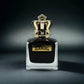 Luxuriöses Herrenduft Parfum, schwarze Flasche mit goldener Krone und Etikett 'Scandal'.