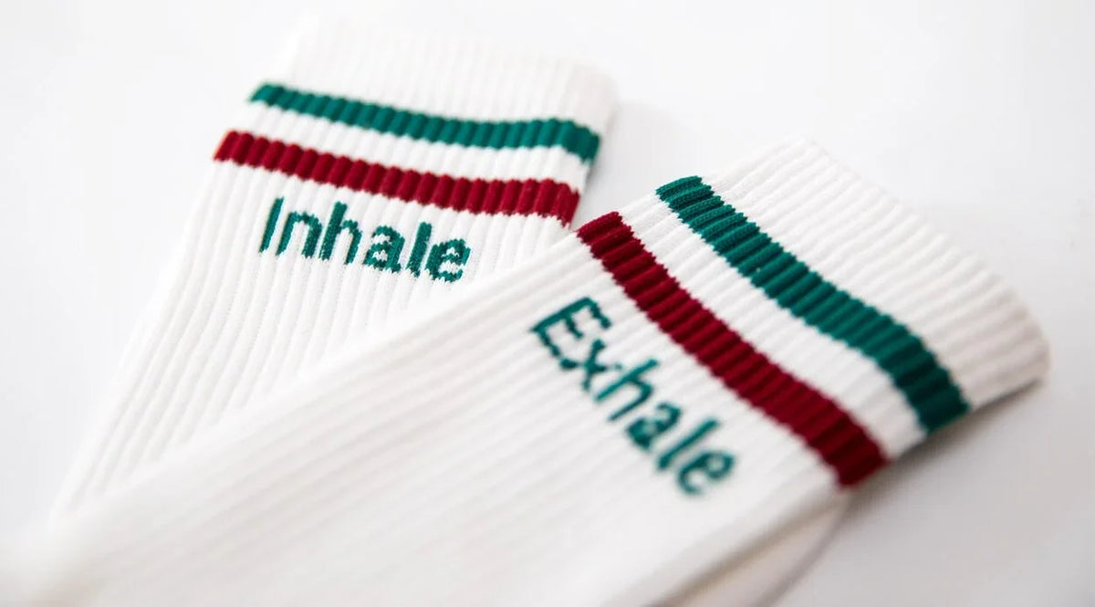 Socken mit Yoga-Motiv: Inhale Exhale | Namasté