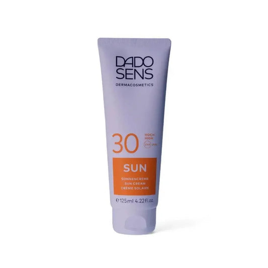 LSF 30 Sonnencreme für empfindliche Haut in Tube, Dado Sens, 125 ml, auf weißem Hintergrund