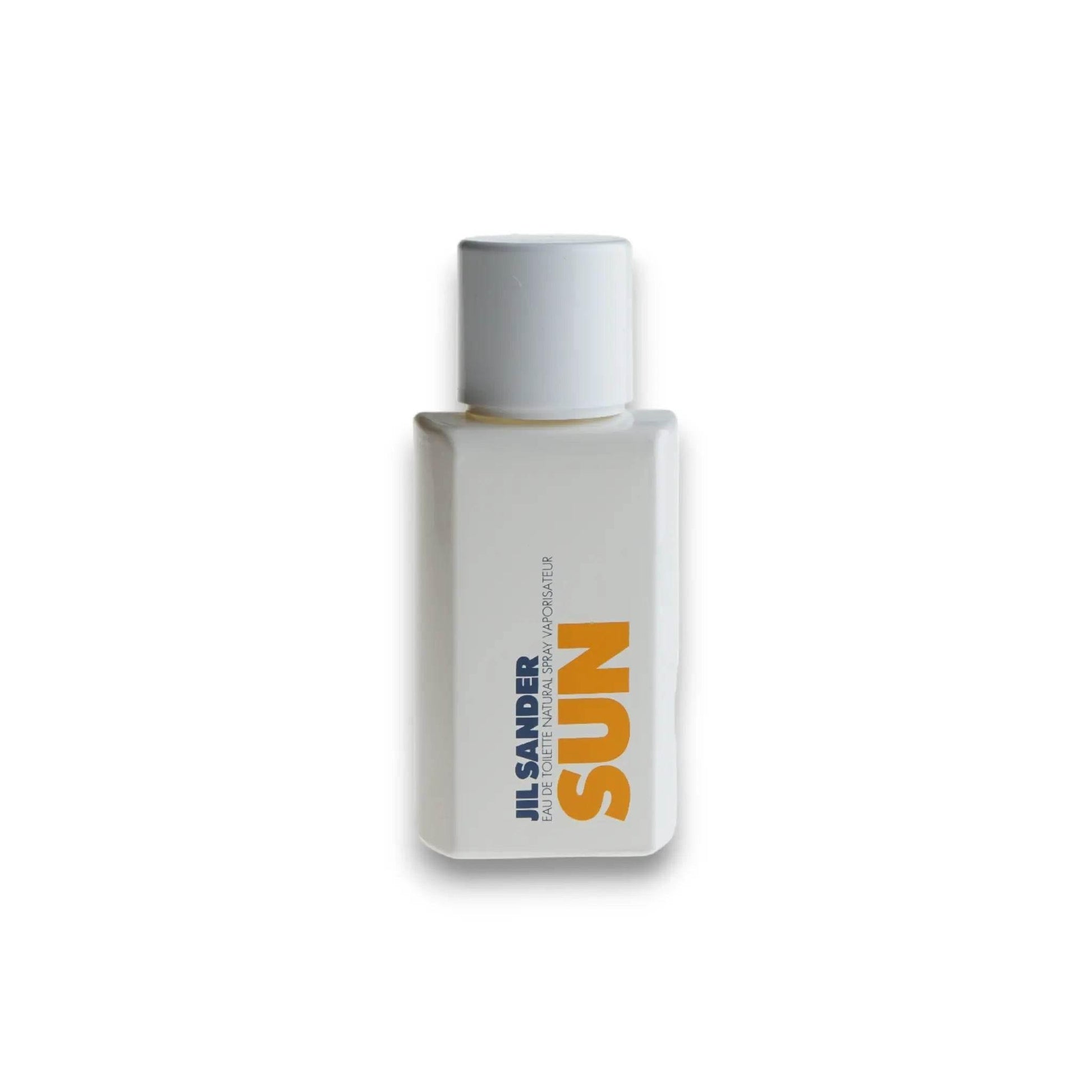 Weißer Flakon Jil Sander Sun Eau de Toilette mit gelbem Schriftzug auf weißem Hintergrund