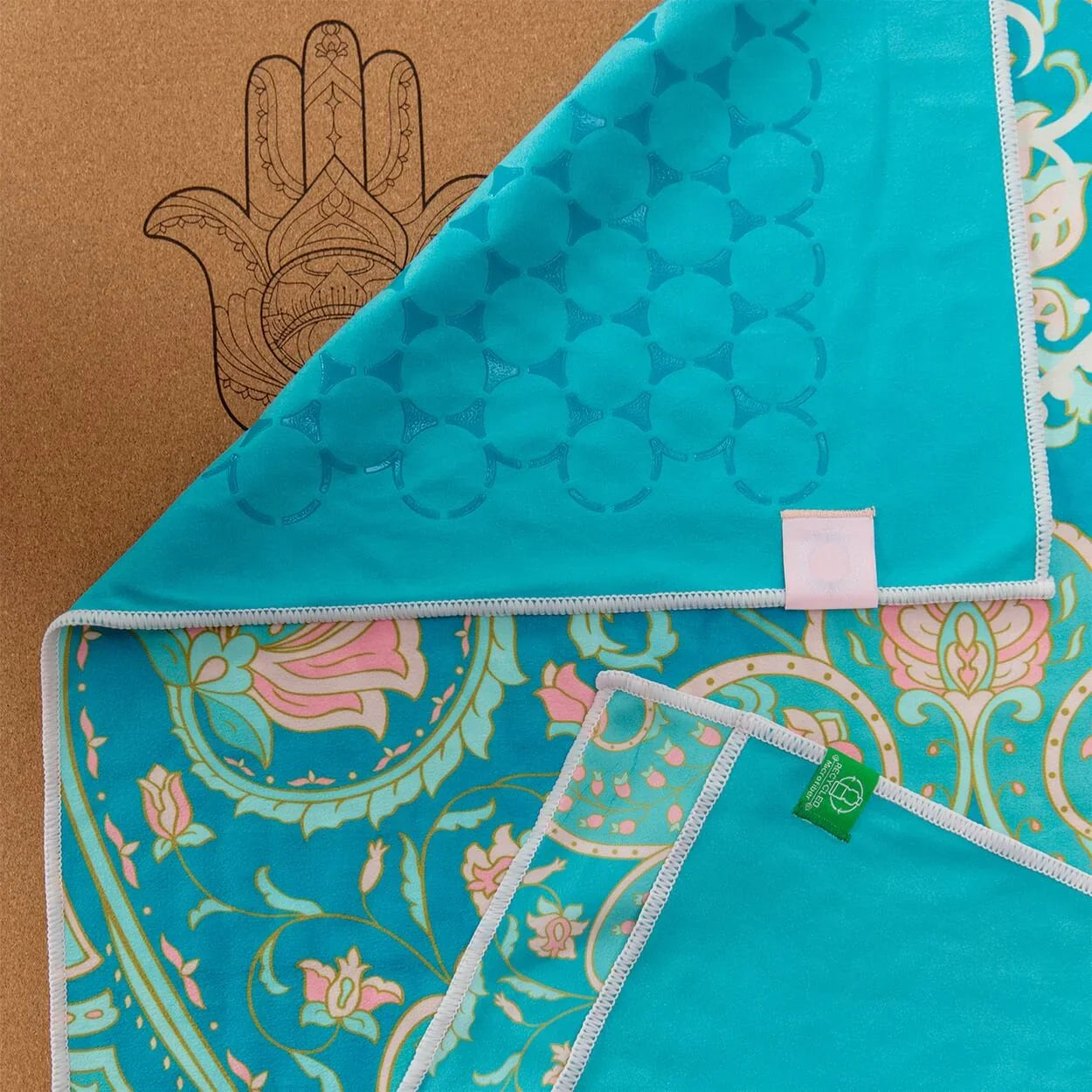 Yoga Handtuch rutschfest aus recycelter Mikrofaser & Silikon-Struktur auf der Unterseite