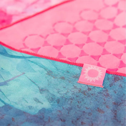 Yoga Handtuch rutschfest aus recycelter Mikrofaser & Silikon-Struktur auf der Unterseite