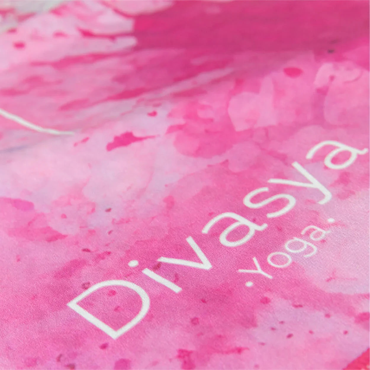 Yoga Handtuch rutschfest aus recycelter Mikrofaser & Silikon-Struktur auf der Unterseite