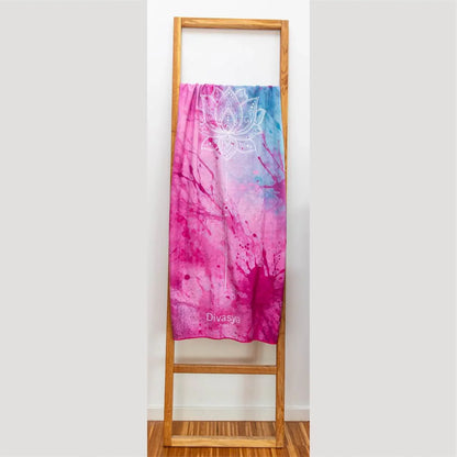 Yoga Handtuch rutschfest aus recycelter Mikrofaser & Silikon-Struktur auf der Unterseite