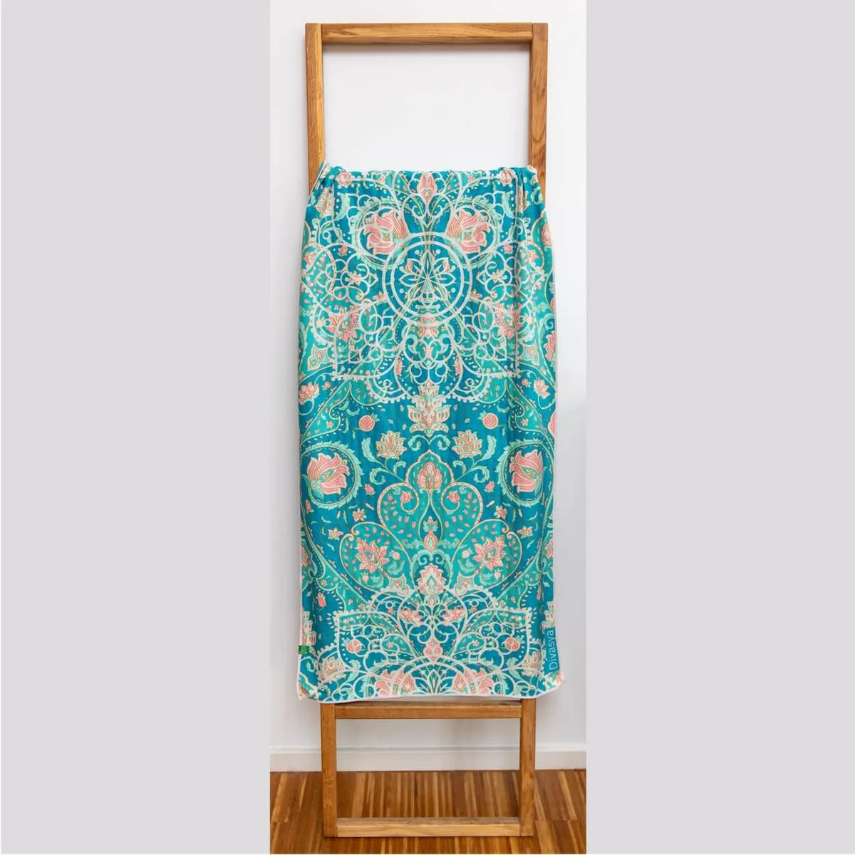 Yoga Handtuch rutschfest aus recycelter Mikrofaser & Silikon-Struktur auf der Unterseite