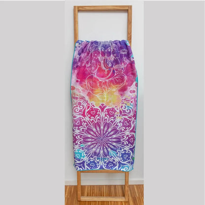 Yoga Handtuch rutschfest aus recycelter Mikrofaser & Silikon-Struktur auf der Unterseite