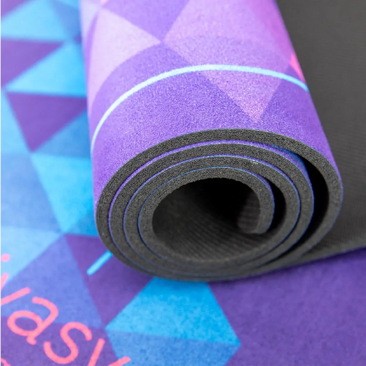 Nachhaltige Yogamatte aus Naturkautschuk & recycelter Mikrofaser