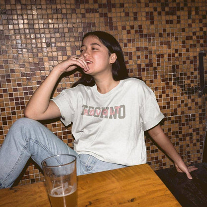 Techno Revolt T-Shirt (schwarz oder weiß / Frauen)