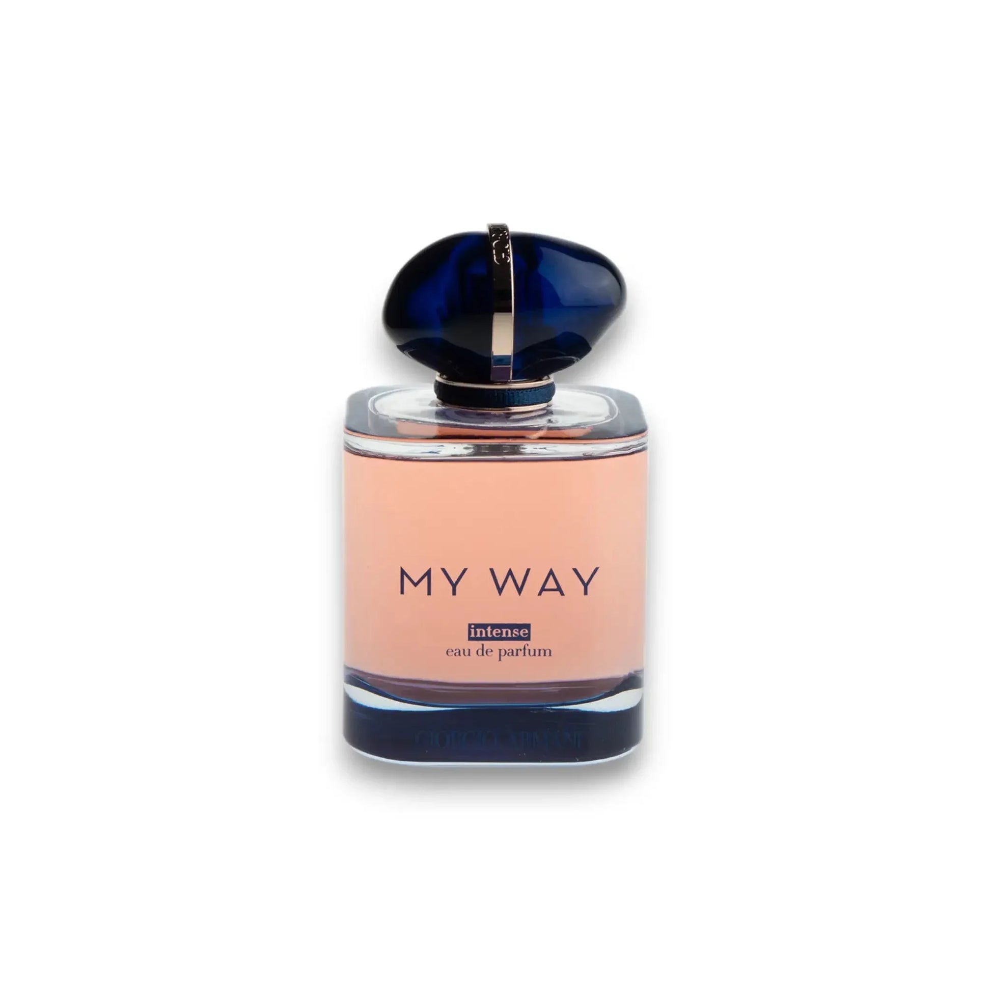 My Way Intense Eau de Parfum Flakon mit blauem Deckel und rosa Duft auf weißem Hintergrund.