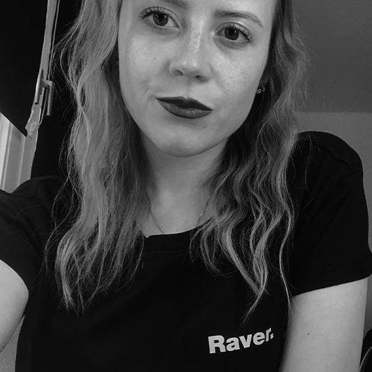 Raver Premium T-Shirt (schwarz oder weiß / Frauen)